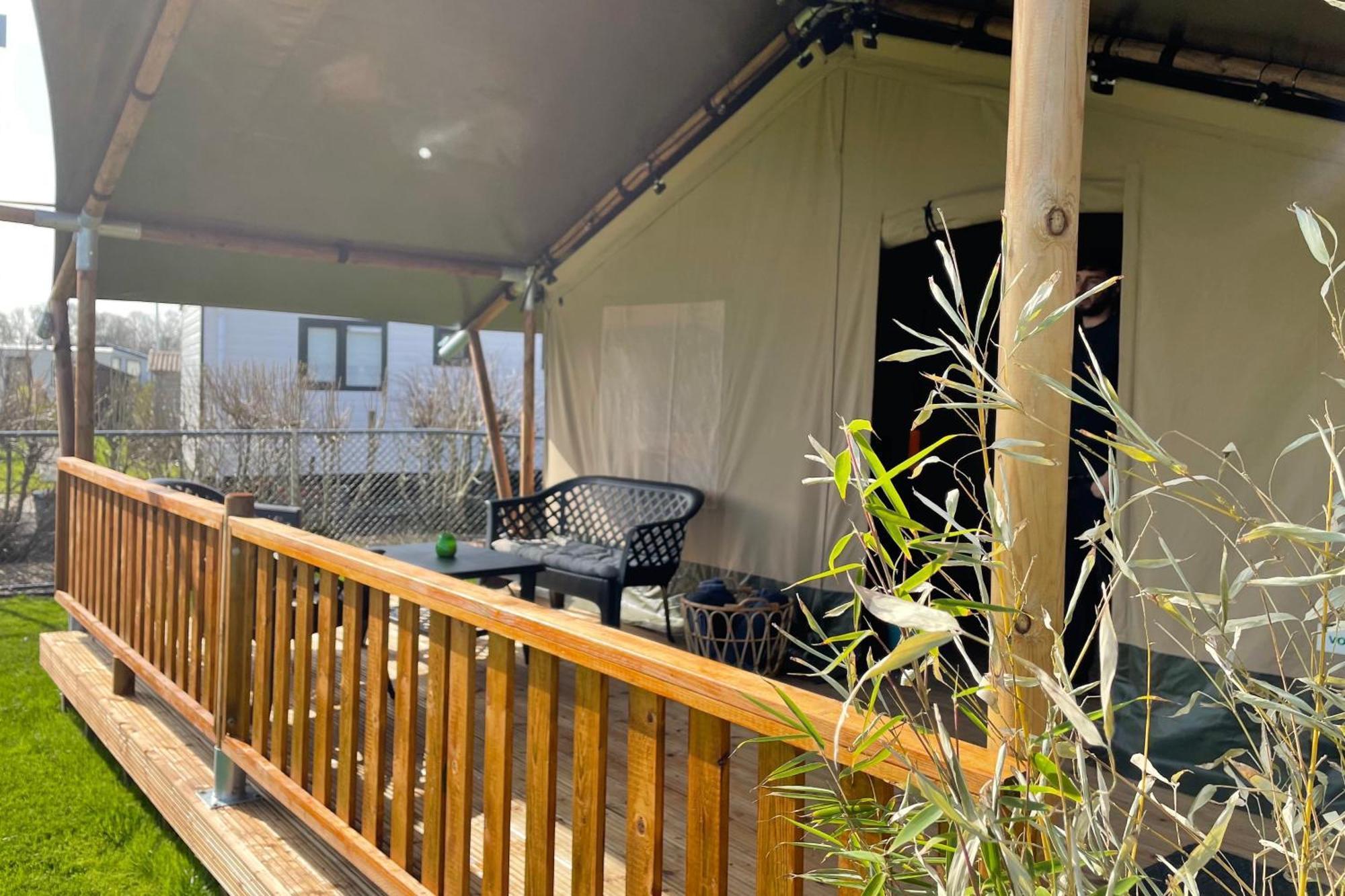 Hotel Camping De Hof Van Eeden Warmond Zimmer foto